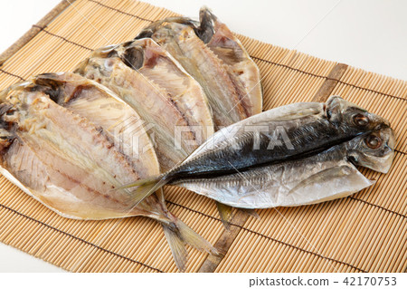 Sliced chum salmon and mackerel decorated with limes, lemons and olives  Stock Photo - Alamy