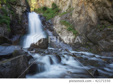 Waterfall in the canyon 42171550