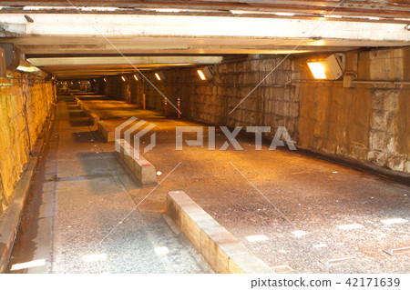 A ghost tunnel near Shinagawa New Station A ghost tunnel near Shinagawa New Station 42171639