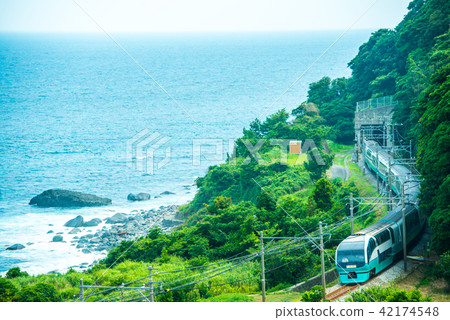 Summer sea and superview dancer 42174548