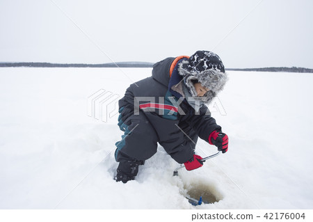 Ice fishing Children snow scene Ice fishing Children snow scene 42176004