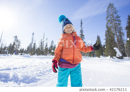 雪景和兒童 42176211