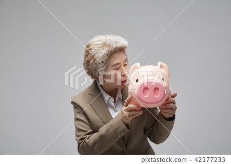 金融,商業,運氣,高級,晚年,老年人,韓國人 金融,商業,運氣,高級,晚年,老年人,韓國人 42177233