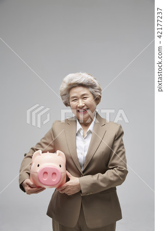 Finance, business, luck, senior, old age, senior, Korean Finance, business, luck, senior, old age, senior, Korean 42177237