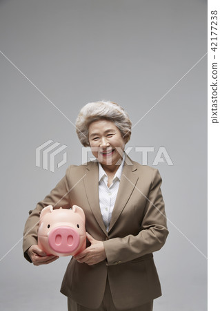 金融,商業,運氣,高級,晚年,老年人,韓國人 金融,商業,運氣,高級,晚年,老年人,韓國人 42177238