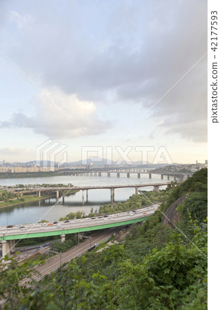 濱江北路，奧林匹克公路，東部公路，都留橋，龍橋，東湖大橋，漢南橋，城東區，中南川，漢江，首爾 42177593