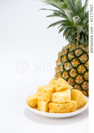 Feng pear heat-fed water fruit white bottom pineapple pineapple 42177607