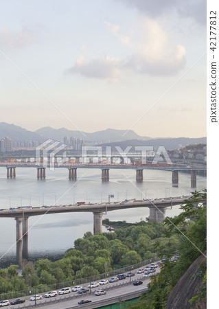 濱江北路,奧林匹克高速公路,東湖大橋,漢南橋,城東區,中南川,漢江,首爾 濱江北路,奧林匹克高速公路,東湖大橋,漢南橋,城東區,中南川,漢江,首爾 42177812