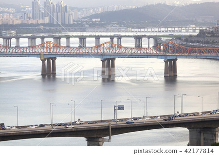 濱江北路,奧林匹克高速公路,東湖大橋,漢南橋,城東區,中南川,漢江,首爾 濱江北路,奧林匹克高速公路,東湖大橋,漢南橋,城東區,中南川,漢江,首爾 42177814
