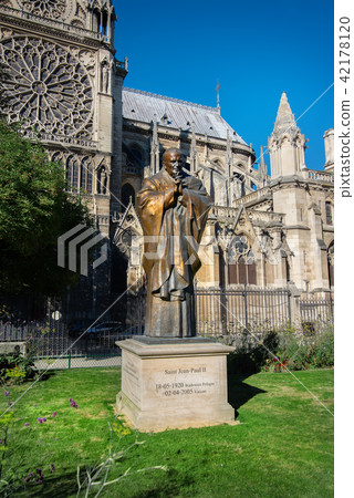 Pope John Paul II statue Pope John Paul II statue 42178120