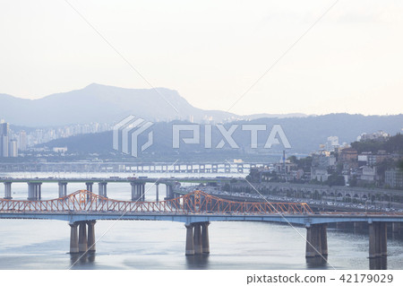 Riverside North Road, Olympic Expressway, Dongho Bridge, Hannam Bridge, Banpo Bridge, Seongdong-gu, Hangang, Seoul 42179029