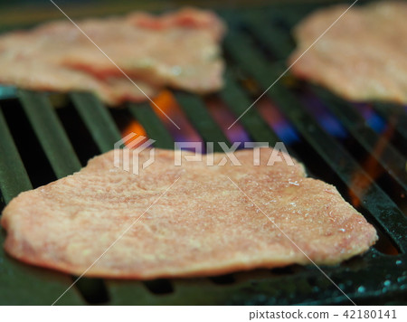 Kuroge Wagyu Beef Tongue 42180141