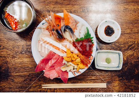 Kaisendon Japanese sashimi rice bowl top view shot Kaisendon Japanese sashimi rice bowl top view shot 42181852