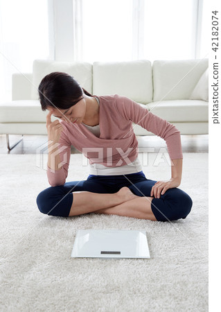 vixen, midinette, Woman 42182074