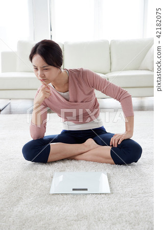 vixen, midinette, Woman 42182075