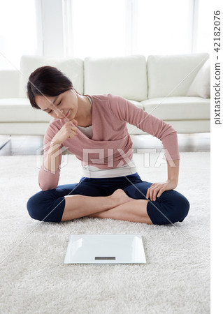 婦女的 女子 女性 42182076