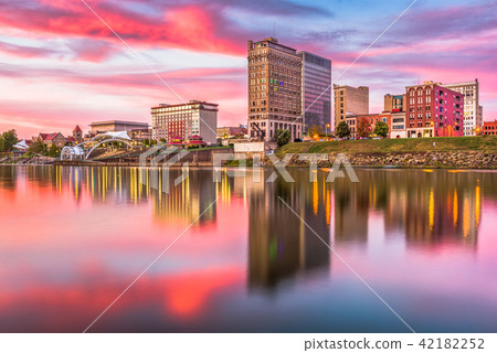 Charleston, West Virginia, USA Skyline 42182252