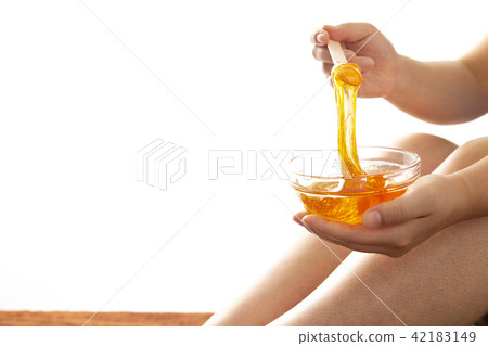 巴西蠟像_腳_脫毛不必要的頭髮治療 42183149