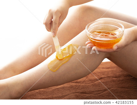 巴西蠟像_腳_脫毛不必要的頭髮治療 巴西蠟像_腳_脫毛不必要的頭髮治療 42183155