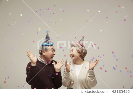 Couple, couple, celebration, birthday, anniversary, senior, elderly, old age, firework Couple, couple, celebration, birthday, anniversary, senior, elderly, old age, firework 42185495