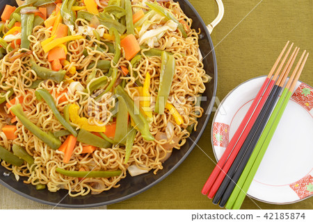 Yakisoba looks delicious Yakisoba looks delicious 42185874