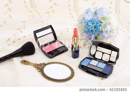 Cosmetic image Cosmetic image 42185883