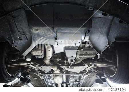 在車下（面板裂縫下） 42187194