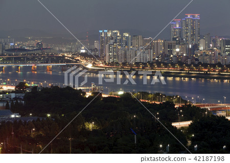 首爾森林,永東橋,清潭橋,奧林匹克高速公路,城東區,三星洞,江南區,漢江,首爾 首爾森林,永東橋,清潭橋,奧林匹克高速公路,城東區,三星洞,江南區,漢江,首爾 42187198