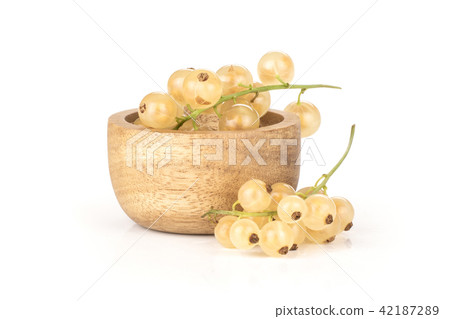 Fresh white currant berries  isolated on white 42187289