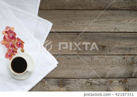 Coffee cup on wood background 42187331