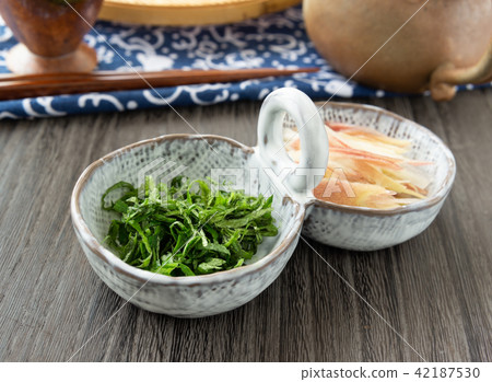 Blue sharp minced leaves 42187530