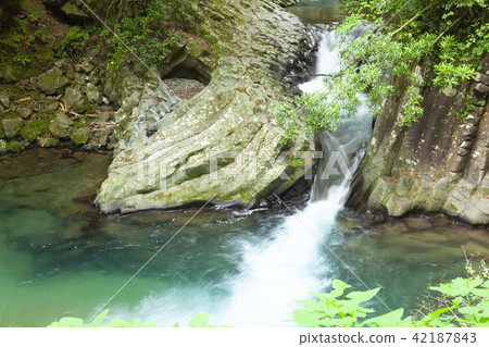Meeting waterfall in early summer, at Kawazu Nanakitake, Kawazu-cho, Kamo-gun, Shizuoka prefecture 42187843