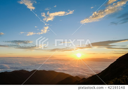 Dawn of the mountain (Hikari) Dawn of the mountain (Hikari) 42193148