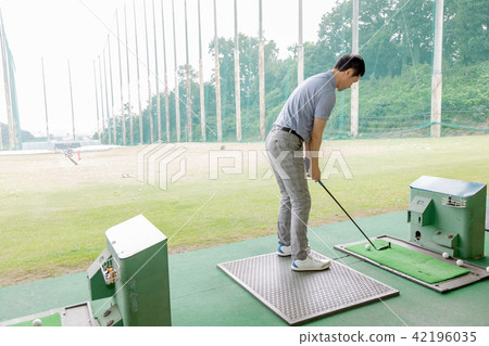 打高爾夫球 42196035