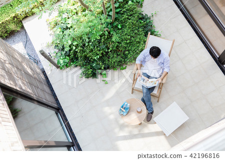 年輕人露台陽台 年輕人露台陽台 42196816