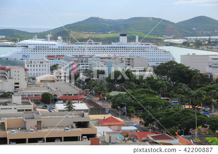 Look for Nouméa's harbor and passenger boat from the hill of New Caledonia f- Look for Nouméa's harbor and passenger boat from the hill of New Caledonia f- 42200887