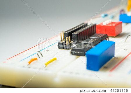 IC resistance and capacitance inductance PCB variable resistance SMD switch screw nut socket LED circuit board cable RS232 relay RELAY coil 42201556