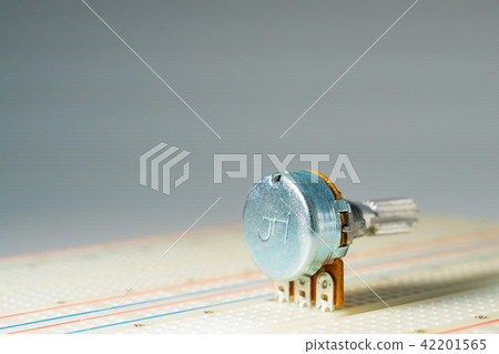 IC resistance and capacitance inductance PCB variable resistance SMD switch screw nut socket LED circuit board cable RS232 relay RELAY coil 42201565