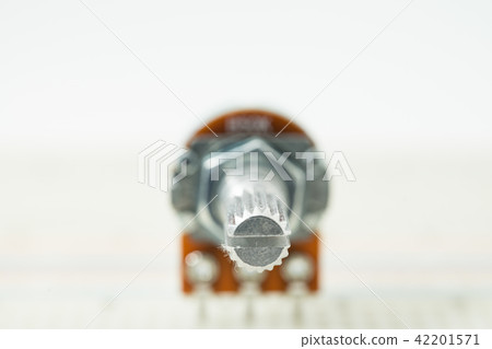 IC resistance and capacitance inductance PCB variable resistance SMD switch screw nut socket LED circuit board cable RS232 relay RELAY coil 42201571