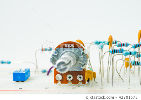 IC resistance and capacitance inductance PCB variable resistance SMD switch screw nut socket LED circuit board cable RS232 relay RELAY coil 42201575