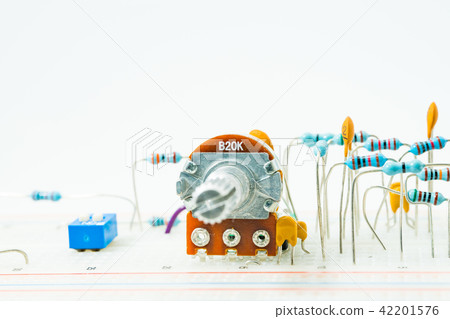 IC resistance and capacitance inductance PCB variable resistance SMD switch screw nut socket LED circuit board cable RS232 relay RELAY coil IC resistance and capacitance inductance PCB variable resistance SMD switch screw nut socket LED circuit board cable RS232 relay RELAY coil 42201576