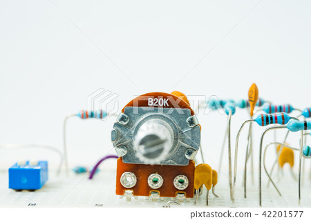 IC電阻電容電感PCB可變電阻SMD開關螺絲螺帽插座LED電路板排線RS232繼電器RELAY線圈 IC電阻電容電感PCB可變電阻SMD開關螺絲螺帽插座LED電路板排線RS232繼電器RELAY線圈 42201577