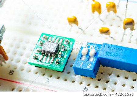 IC resistance and capacitance inductance PCB variable resistance SMD switch screw nut socket LED circuit board cable RS232 relay RELAY coil 42201586