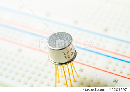 IC電阻電容電感PCB可變電阻SMD開關螺絲螺帽插座LED電路板排線RS232繼電器RELAY線圈 IC電阻電容電感PCB可變電阻SMD開關螺絲螺帽插座LED電路板排線RS232繼電器RELAY線圈 42201597