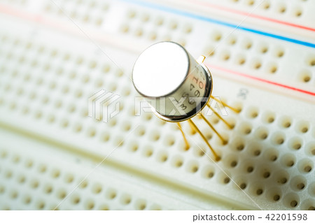 IC電阻電容電感PCB可變電阻SMD開關螺絲螺帽插座LED電路板排線RS232繼電器RELAY線圈 IC電阻電容電感PCB可變電阻SMD開關螺絲螺帽插座LED電路板排線RS232繼電器RELAY線圈 42201598