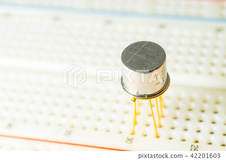 IC電阻電容電感PCB可變電阻SMD開關螺絲螺帽插座LED電路板排線RS232繼電器RELAY線圈 IC電阻電容電感PCB可變電阻SMD開關螺絲螺帽插座LED電路板排線RS232繼電器RELAY線圈 42201603