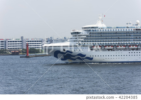 Diamond Princess entering Yokohama Port Diamond Princess entering Yokohama Port 42204385