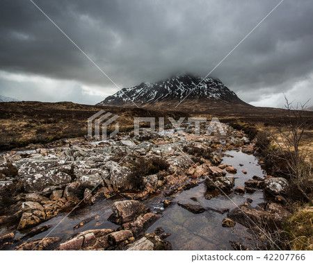 Buachaille Etive Mor in the clouds Buachaille Etive Mor in the clouds 42207766