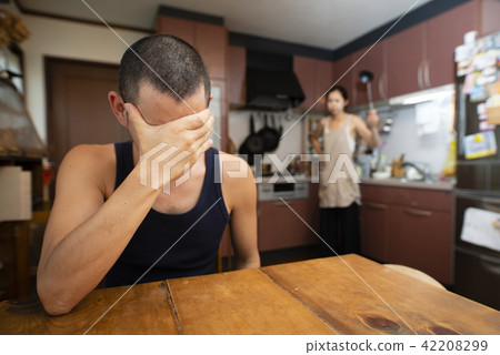 Men and women fighting 42208299