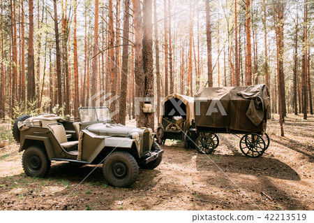 Russian Soviet World War Ii Four-wheel Drive Army Truck Gaz-67 Car 42213519